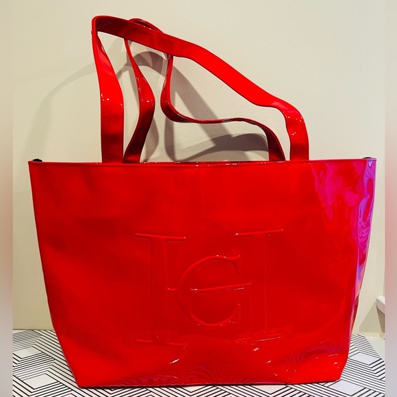 🔥Carolina Herrera Red Patent Tote bag🔥 - Picture 1 of 8
